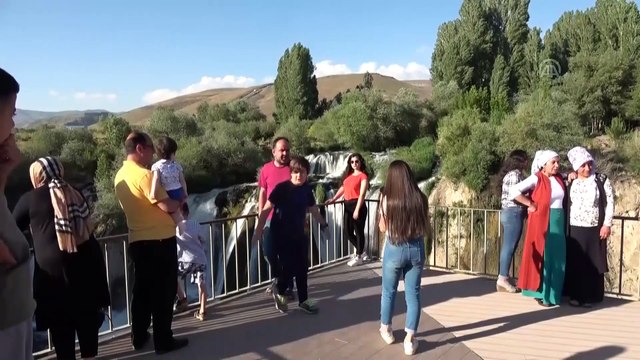 Muradiye Şelalesi yeni yüzüyle ziyaretçilerini ağırlıyor - VAN