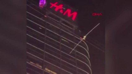 DHA DIŞ - 70 metre yüksekte, ip üstünde yürüdüler