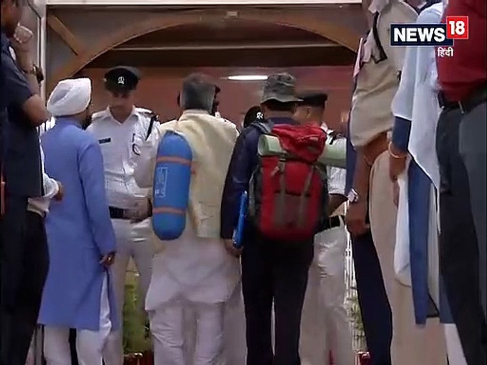विधानसभा सत्र, दूसरा दिनः मार्शल्स ने कांग्रेस...