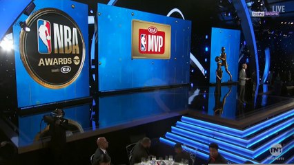 NBA Awards : Antetokounmo remporte le MVP