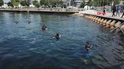 İSTANBUL- BALIK ADAMLAR DENİZDEN KİLOLARCA ÇÖP ÇIKARDI