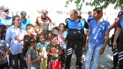 Polisi görünce çocuklarını boğuldu sanıp feryat ettiler