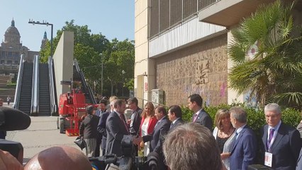 Ábalos llega a la feria SIL de Barcelona