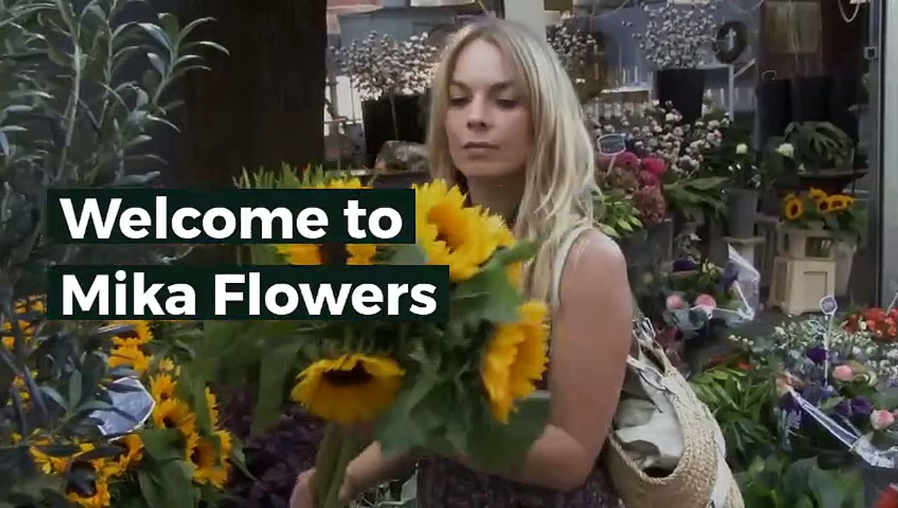 Roses in a box london - Mika Flowers