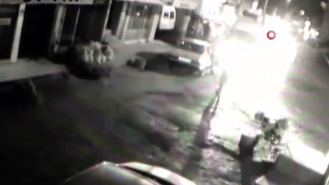 Yol kenarındaki motosikleti çalan hırsızın rahatlığı pes dedirtti
