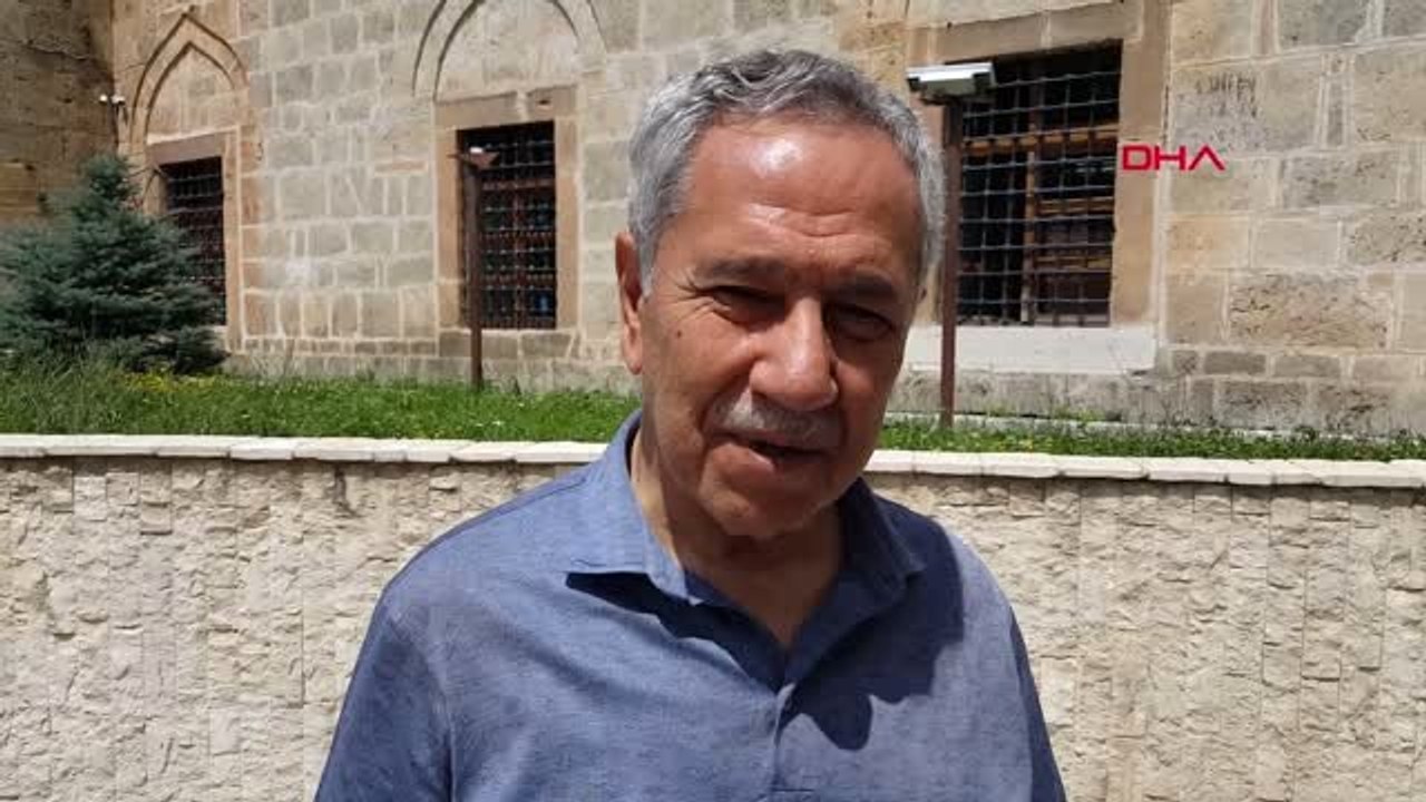 Arınç'tan seçim açıklaması: Birincisinde daha az oy farkıyla AK Parti adayı kaybetmişti, şimdi çok daha büyük bir farkla oldu