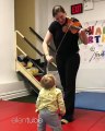 Vous devez regarder l'adorable réaction de ce bébé en écoutant ce morceau de violon