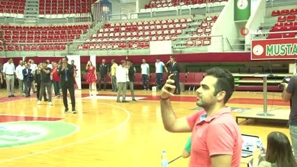 Ufuk Sarıca resmen Pınar Karşıyaka'da