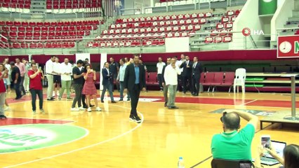 Ufuk Sarıca resmen Pınar Karşıyaka'da