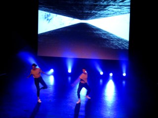 08. Upside down show 2 depuis cour