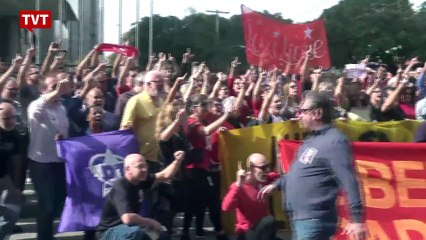 TRF-4 recebe aula pública pedindo Lula Livre