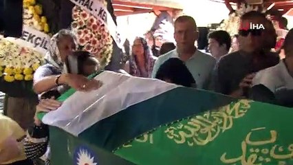 Menderes Türel'in annesi son yolculuğuna uğurlandı