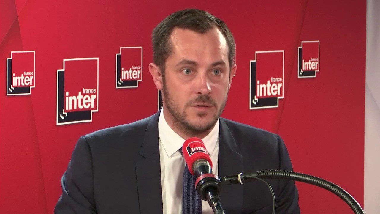 Nicolas Bay (Rassemblement national) : "La France n'a pas à prendre une part de l'immigration. Matteo Salvini prend au mot Emmanuel Macron et lui dit simplement 'assumez votre position au lieu de tout faire supporter à l'Italie et aux pays du sud"