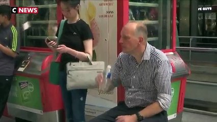 Spéciale Canicule: Face à la chaleur écrasante dans les transports en commun, la SNCF et la RATP distribuent de l'eau aux usagers - VIDEO
