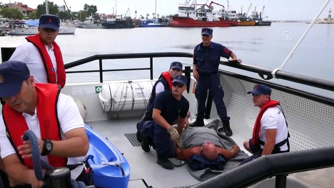 Kanoyla açıldığı denizde fenalaşan kişi kurtarıldı - ÇANAKKALE