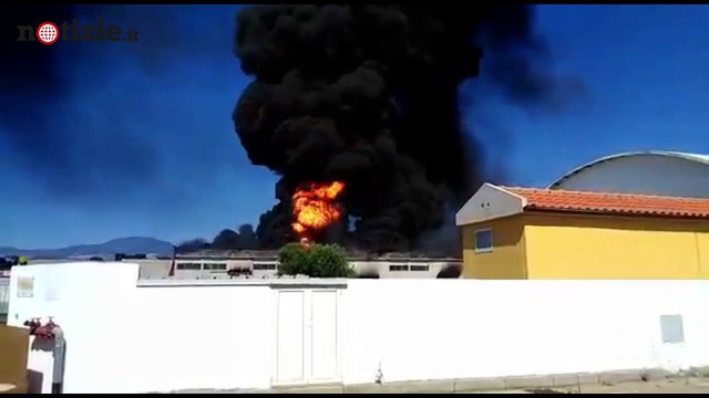 Tortolì, maxi incendio: il caldo alimenta le fiamme | Notizie.it