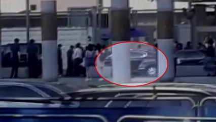 [기자브리핑] 부탄가스 싣고 미국대사관 차량 돌진 40대 체포 / YTN