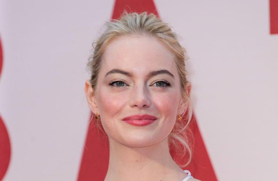 Emma Stone se habría roto un hombro durante el concierto de las Spice Girls