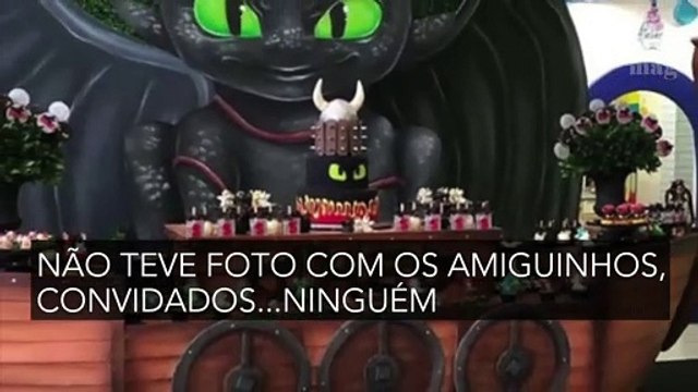 Fãs criticam Sandy por proibir fotos do filho até mesmo na festa de aniversário