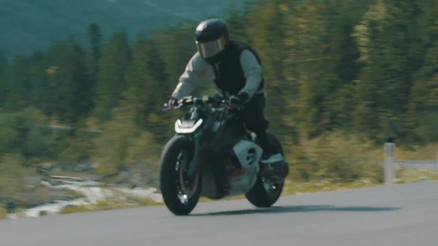 The BMW Motorrad Vision DC Roadster Preview