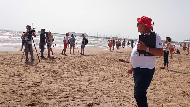 Campaña de prevención de ahogamientos en la playa de la Malvarrosa