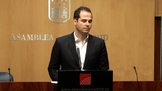Ignacio Aguado en rueda de prensa