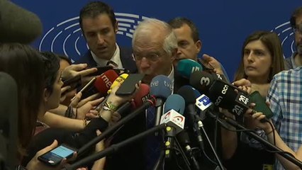 Borrell renuncia a su acta de eurodiputado ante la "incertidumbre" de la investidura de Sánchez