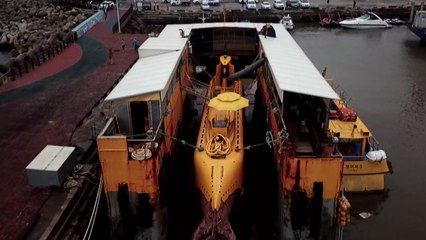 관광용 잠수함 내부 수리 중 폭발...3명 부상 / YTN