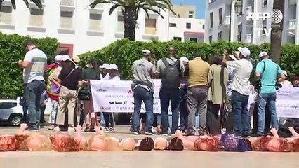 Descargar video: Manifestação pela legalização do aborto no Marrocos