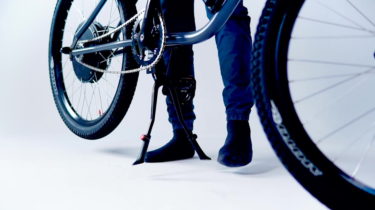 This e-bike combines modern tech with retro motorcycle design — Future Blink