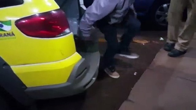 Homem ameaça a esposa com faca e acaba detido pela PM no Santa Felicidade