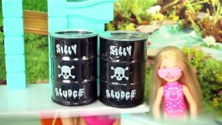 Broma Con Slime - Bebe de Elsa y Chelsea llenan la Piscina de Slime - Travesuras en Casa de Barbie