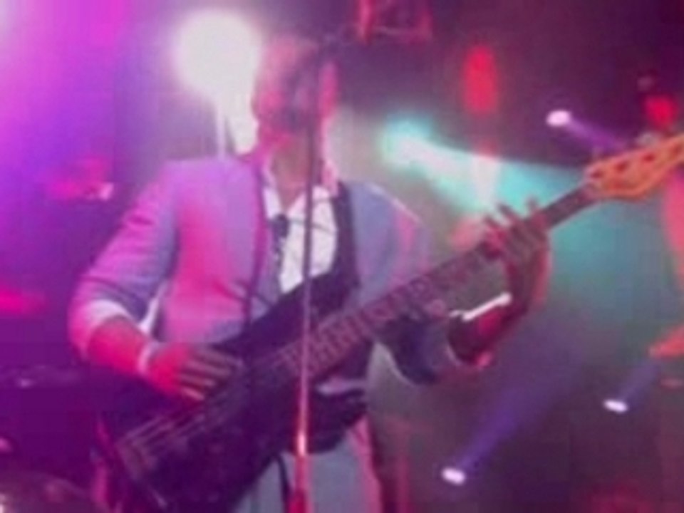 Streets - War Of The Sexes (London Live)
