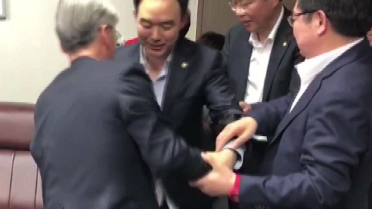 '채이배 감금' 한국당 의원 소환 임박..."표적 소환" 반발 / YTN