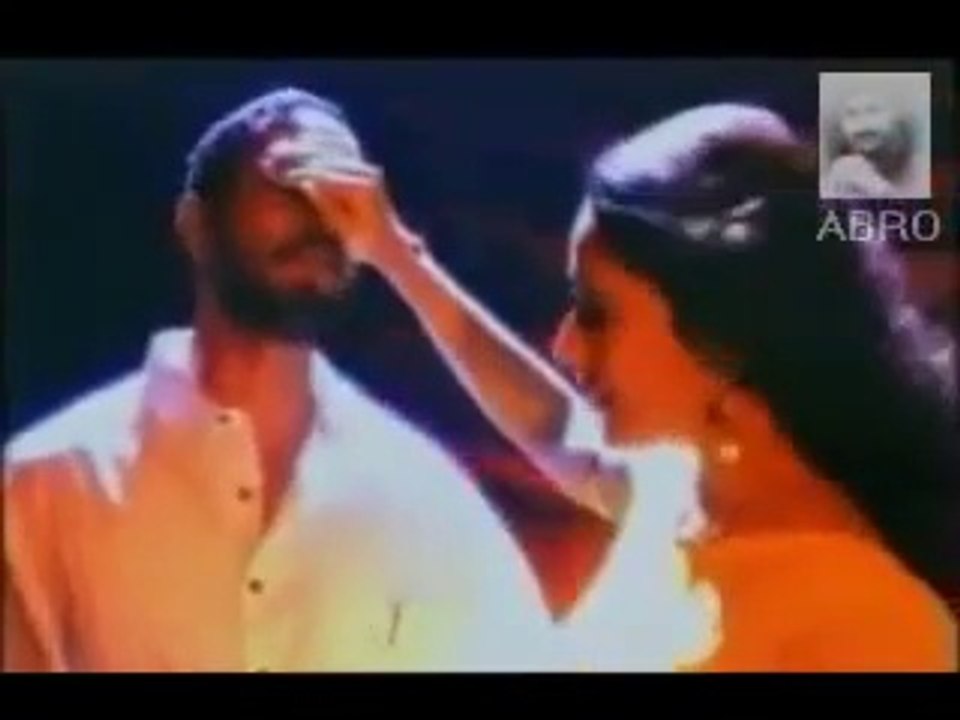 KESE BATAOON MEIN TUMHEEN MERE LIYE TUM KAUN HO