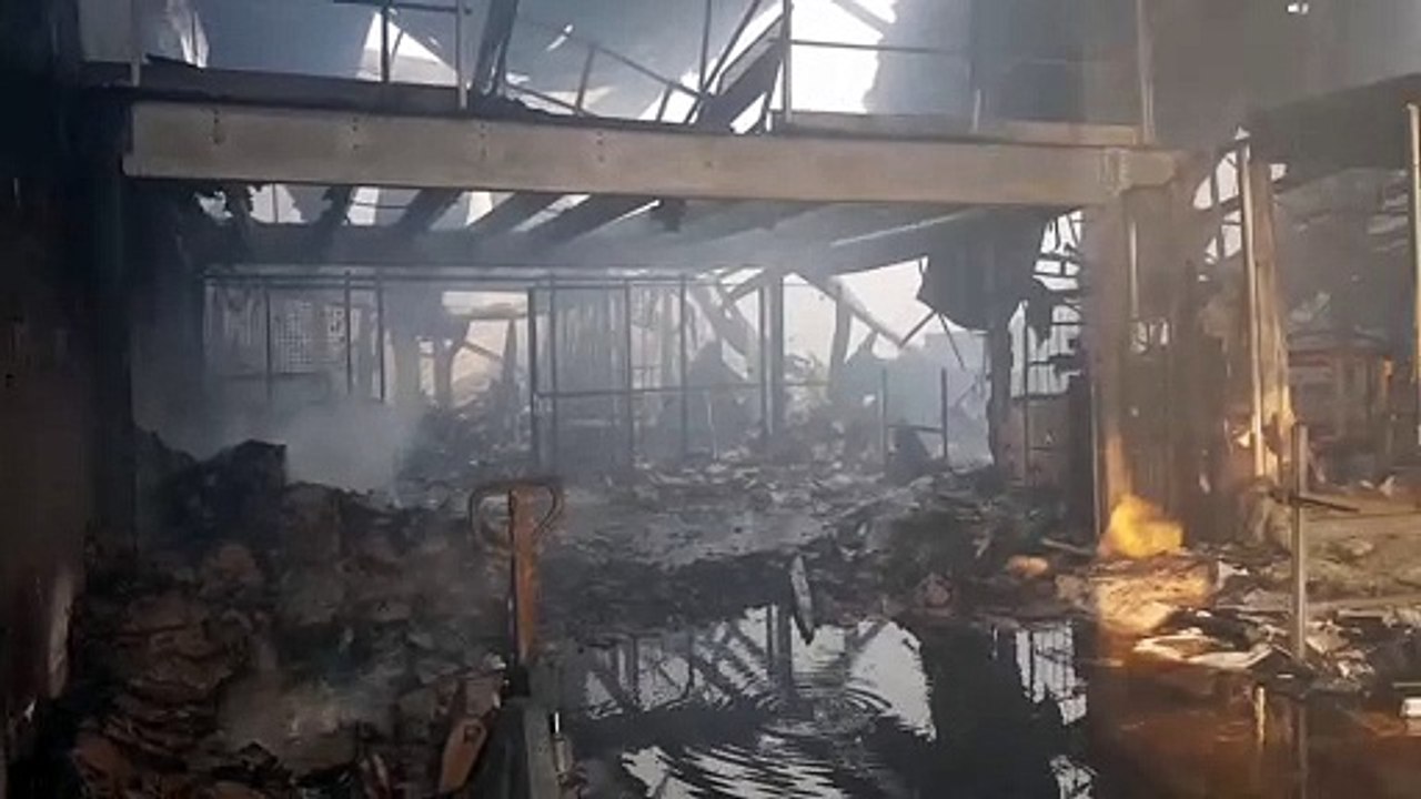 Violent incendie ce jeudi 27 juin dans un entrepôt de Saint-Priest