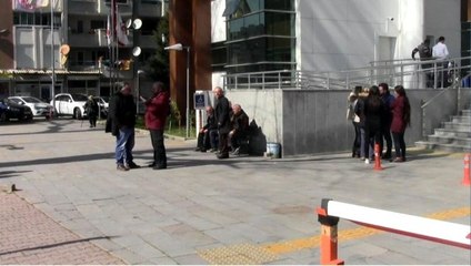 "Kedin üzerimi pislemişti" diyerek arkadaşının boğazını kesen sanık: Niye yaptım bilmiyorum