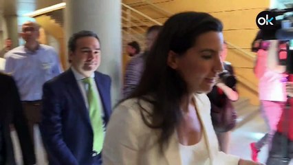 Ayuso acepta negociar con Vox reformas que permitan a los padres rechazar la educación LGTBI