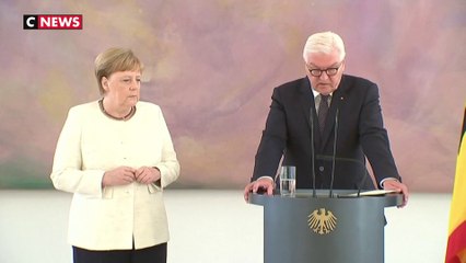 Angela Merkel, une nouvelle fois victime de tremblements (CNEWS)