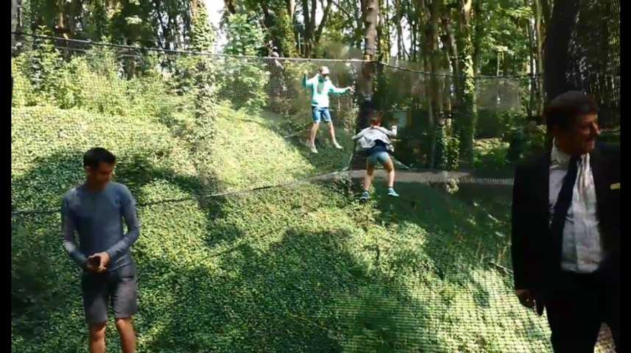 Trampoline géant au-dessus du vide à l'Ecopark Legends à Tournai