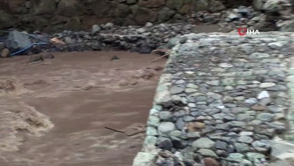 Araklı’daki Sel Her Yeri Yıktı, Bir Tek O Ayakta Kaldı