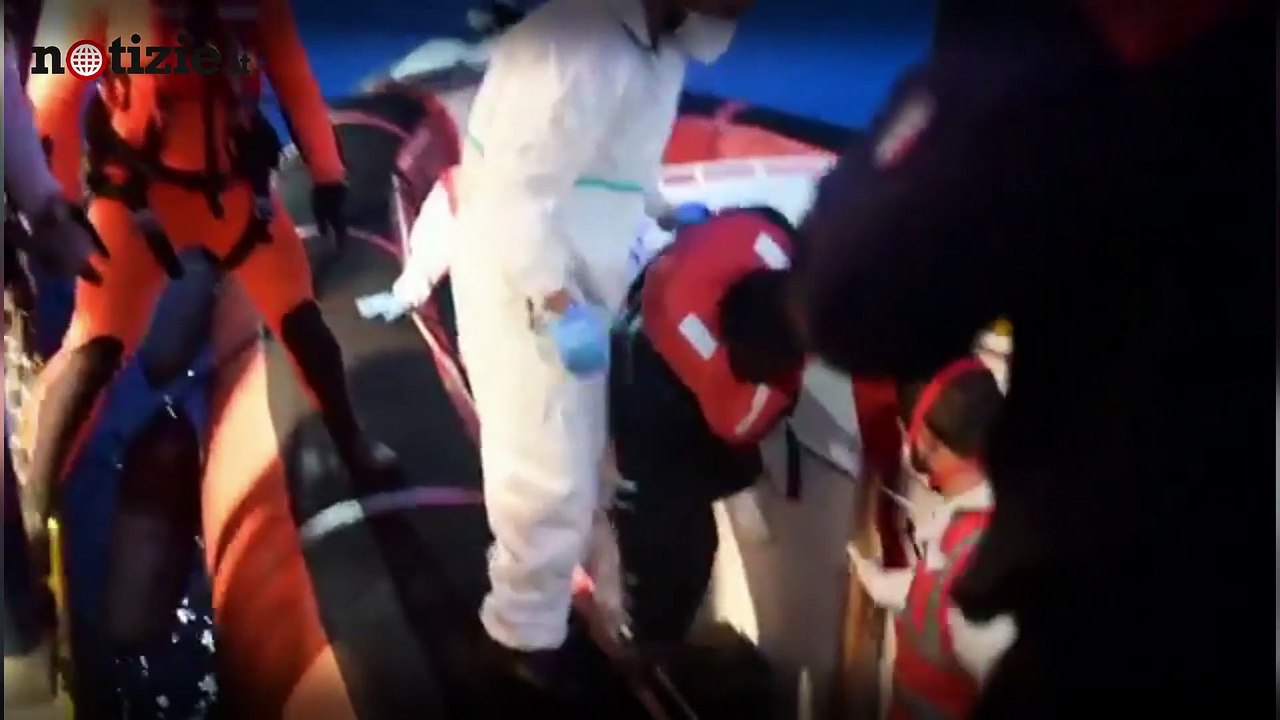 Sea Watch 3, la rete si mobilita: raccolti 67 mila euro per sostenere le spese legali | Notizie.it