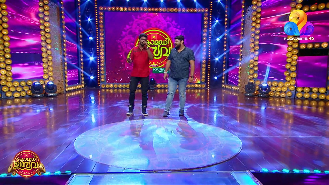 മൂന്ന് സൂപ്പർ ഗായകരുടെ ശബ്ദം സ്പോട്ട് ഡബ്ബ് ചെയ്ത് ഉത്സവ വേദിയെ ഇളക്കിമറിച്ച ഷാൻ തിരുവല്ല...