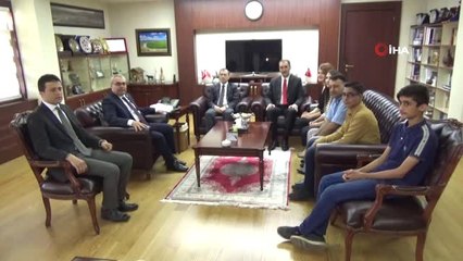 Vali Gündüzöz, LGS birincilerini tebrik etti