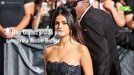 El descuido de Selena Gómez con una falda: se abre y se ve esto