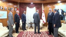 - KKTC Başbakanı Tatar, Türkiye’den Gelen Heyeti Kabul Etti- KKTC Başbakanı Ersin Tatar:- 'Bizi Türkiye'den Kimse Koparamaz'