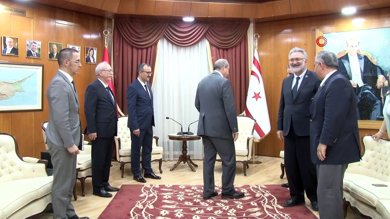 - KKTC Başbakanı Tatar, Türkiye’den Gelen Heyeti Kabul Etti- KKTC Başbakanı Ersin Tatar:- 'Bizi Türkiye'den Kimse Koparamaz'