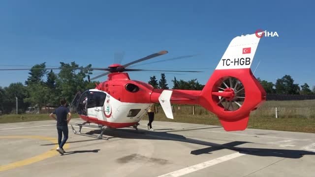Camide kalp krizi geçiren yaşlı adamın yardımına ambulans helikopter yetişti