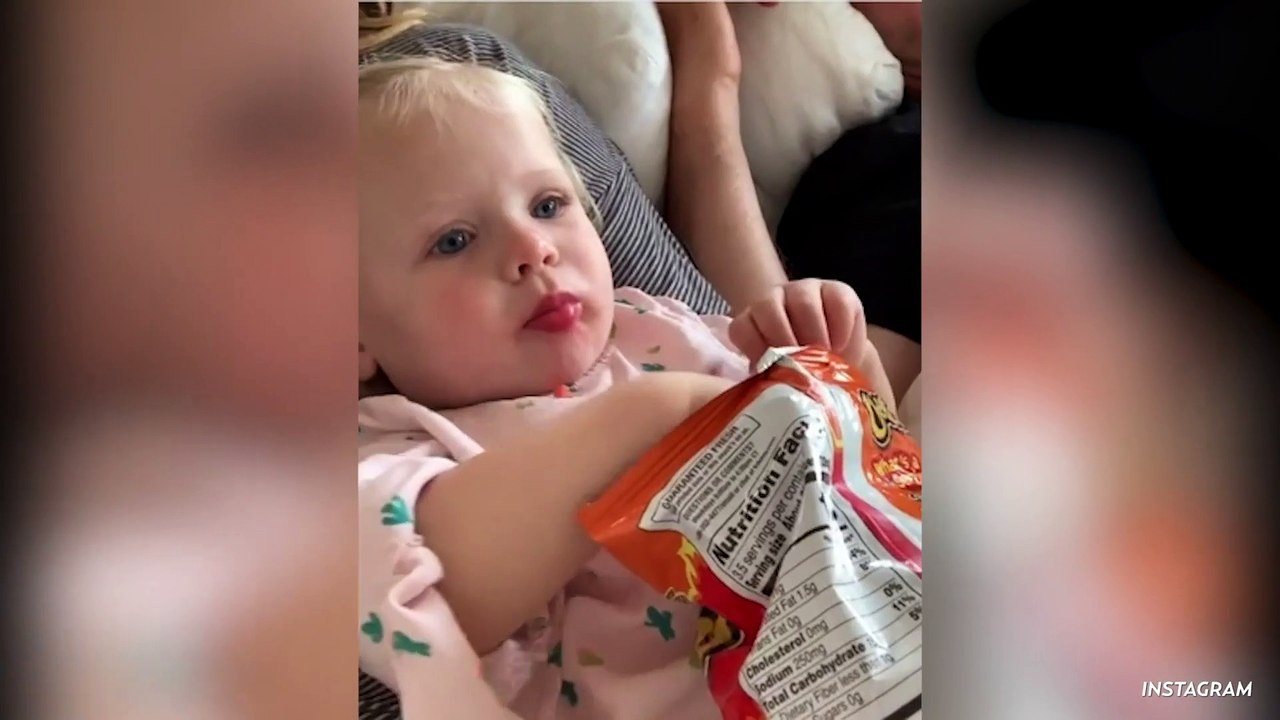 April Love Geary Gives Her Daughter Flaming Hot Cheetos-
