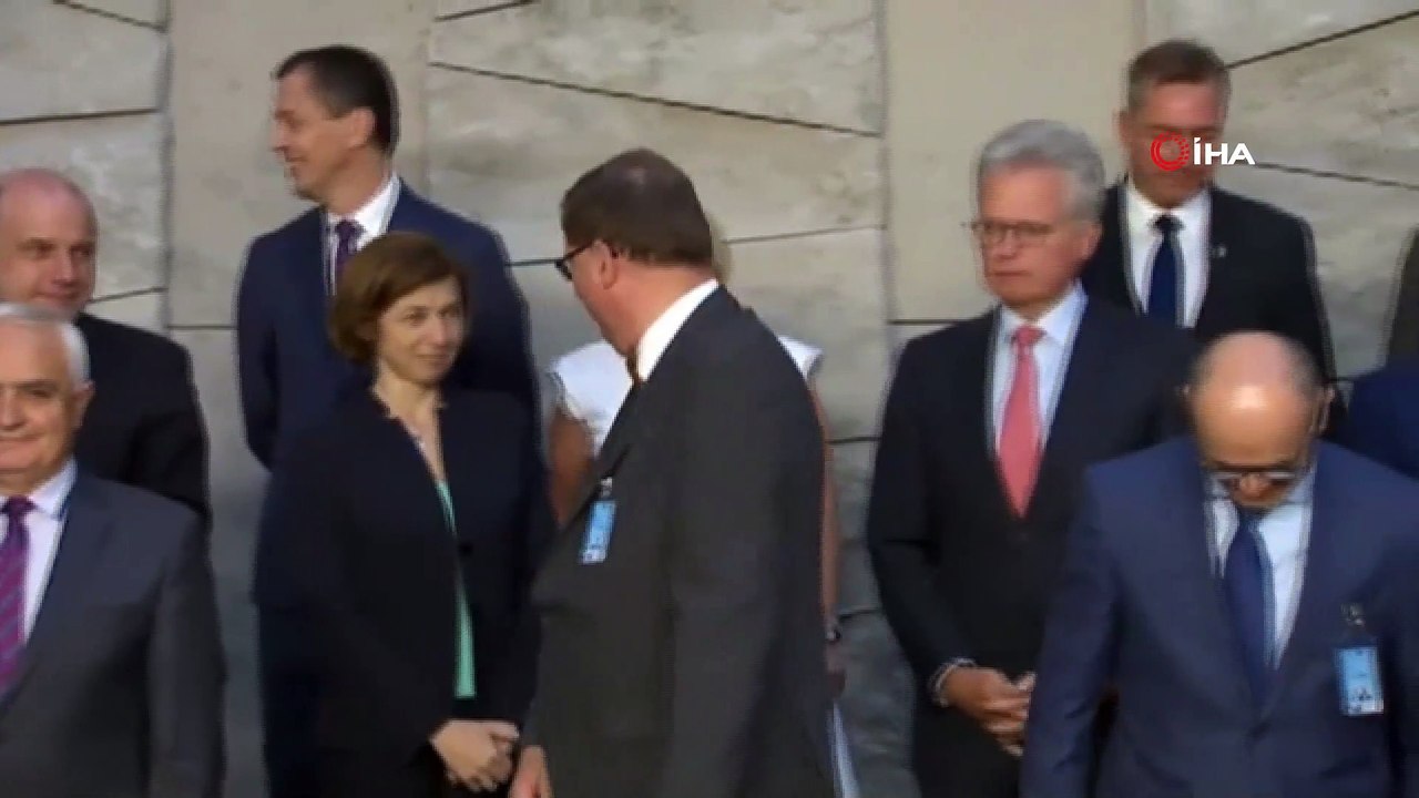 - Bakan Akar, NATO’da Savunma Bakanları Aile Fotoğrafına Katıldı